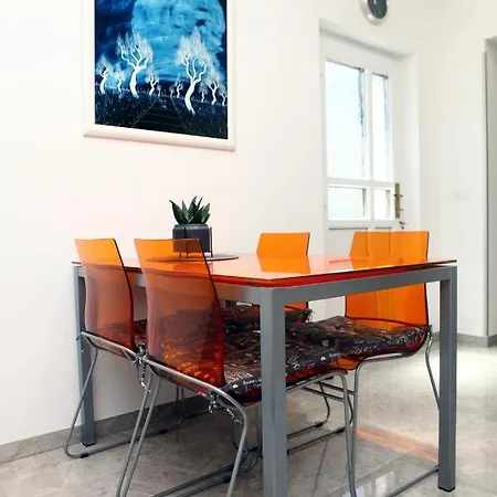 Classy With Garden View Laura Appartement *