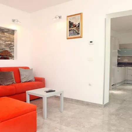 아파트 Classy With Garden View Laura *