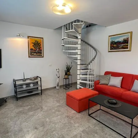 Classy With Garden View Laura *